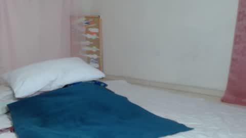 Snapshot of victoria_miler chatting on December 27, 9:43 pm VICKY online show from December 27, 9:43 pm