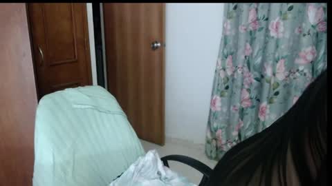 Snapshot of victoria_milf06 chatting on April 26, 9:51 am victoria online show from April 26, 9:51 am