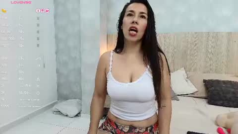 Snapshot of victoria_pachon chatting on June 28, 8:42 am victoria_pachon online show from June 28, 8:42 am