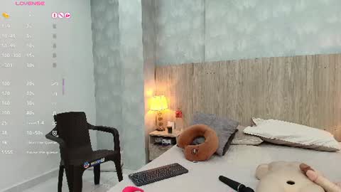 Snapshot of victoria_pachon chatting on July 2, 9:37 am victoria_pachon online show from July 2, 9:37 am