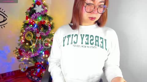 Snapshot of victoria_qq chatting on December 15, 3:02 am D A N I online show from December 15, 3:02 am