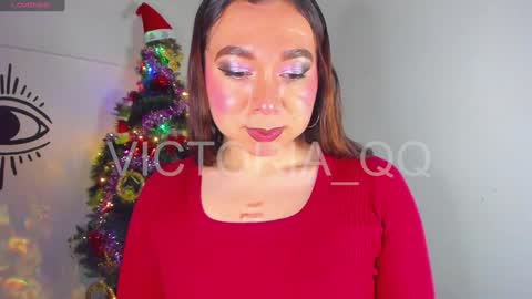 Snapshot of victoria_qq chatting on December 19, 4:13 am D A N I online show from December 19, 4:13 am