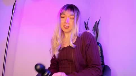 Snapshot of victoria_qq chatting on October 15, 2:11 am D A N I online show from October 15, 2:11 am