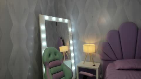 Snapshot of victoria_rico chatting on April 1, 11:00 am Victoria online show from April 1, 11:00 am