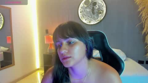 Snapshot of victoria_smellie chatting on May 22, 12:55 pm V I C T O R I A online show from May 22, 12:55 pm