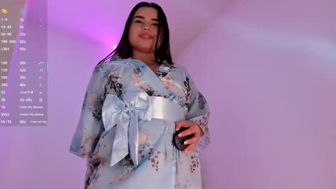 Snapshot of victoria_vallejo chatting on November 2, 11:34 am victoria  online show from November 2, 11:34 am