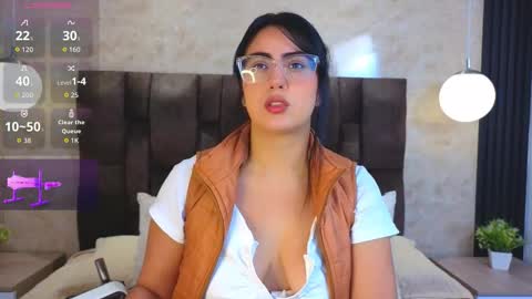 Victoria Andrade online show from March 22, 12:41 pm