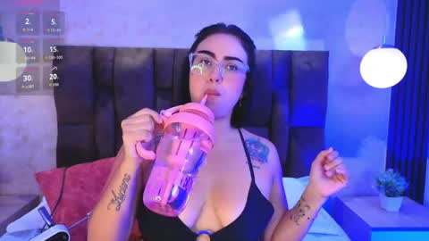 Snapshot of victoriaandrade chatting on April 28, 12:21 pm Victoria Andrade online show from April 28, 12:21 pm