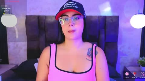Snapshot of victoriaandrade chatting on May 1, 12:43 pm Victoria Andrade online show from May 1, 12:43 pm
