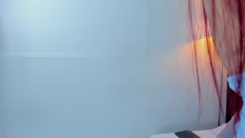 Snapshot of victoriaguzman_ chatting on July 8, 3:38 pm Victoria online show from July 8, 3:38 pm