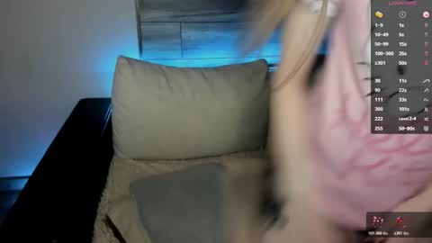 Snapshot of victoriakittty chatting on November 5, 12:54 am Victoria online show from November 5, 12:54 am