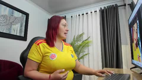Snapshot of victoriapaker chatting on June 27, 11:04 am victoriapaker online show from June 27, 11:04 am