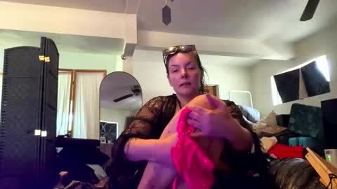 Snapshot of victoriaryderxxxoo chatting on April 26, 10:07 pm victoriaryderxxxoo online show from April 26, 10:07 pm