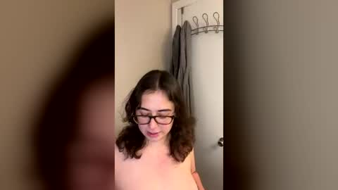Snapshot of victoriavega307847 chatting on July 29, 4:43 am victoriavega307847 online show from July 29, 4:43 am