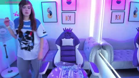 Snapshot of victoriia_doll chatting on April 20, 12:30 pm Victoria. online show from April 20, 12:30 pm