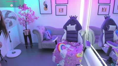 Snapshot of victoriia_doll chatting on May 4, 12:23 pm Victoria. online show from May 4, 12:23 pm