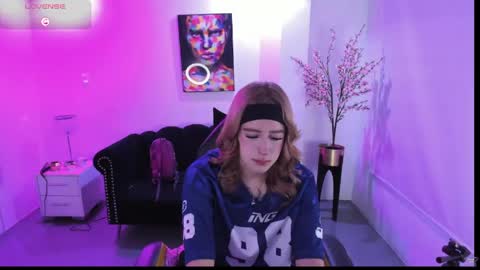Snapshot of victoriia_doll chatting on May 30, 12:24 pm Victoria. online show from May 30, 12:24 pm