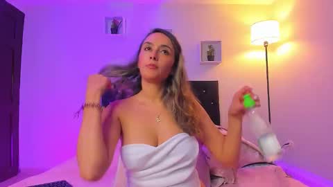 victoriia_rose_ online show from March 29, 3:50 am
