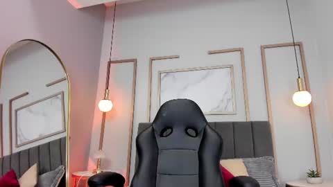 Snapshot of victoriia_vixen chatting on July 21, 9:39 pm Victoria Vixen online show from July 21, 9:39 pm