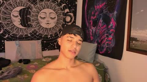 Snapshot of victorino_jhonson chatting on December 27, 3:15 pm Victorino Jhonson online show from December 27, 3:15 pm