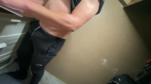 Snapshot of victorwitt91 chatting on May 13, 8:27 pm victorwitt91 online show from May 13, 8:27 pm