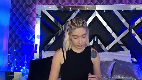 victtoria lee online show from March 9, 6:56 pm