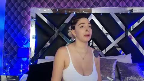 victtoria lee online show from June 1, 7:04 pm