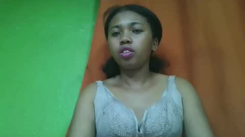 Snapshot of vierge28430 chatting on April 29, 2:15 am vierge28430 online show from April 29, 2:15 am