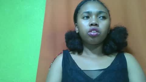 Snapshot of vierge28430 chatting on May 11, 6:38 pm vierge28430 online show from May 11, 6:38 pm