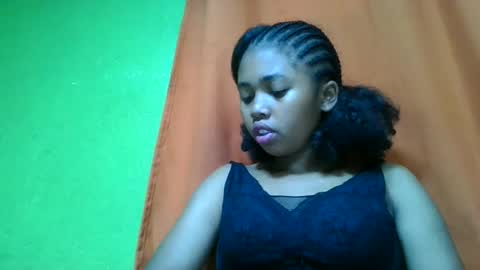 Snapshot of vierge28430 chatting on May 12, 7:05 am vierge28430 online show from May 12, 7:05 am