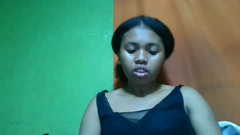 Snapshot of vierge28430 chatting on May 23, 8:18 am vierge28430 online show from May 23, 8:18 am