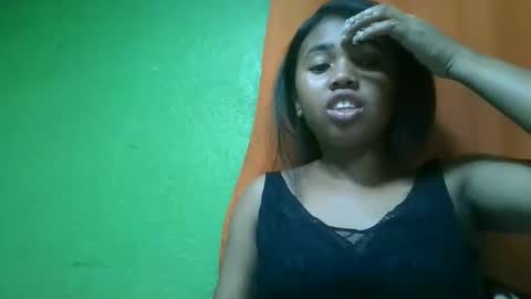 Snapshot of vierge28430 chatting on June 4, 6:14 pm vierge28430 online show from June 4, 6:14 pm