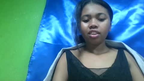 Snapshot of vierge28430 chatting on June 14, 1:58 am vierge28430 online show from June 14, 1:58 am