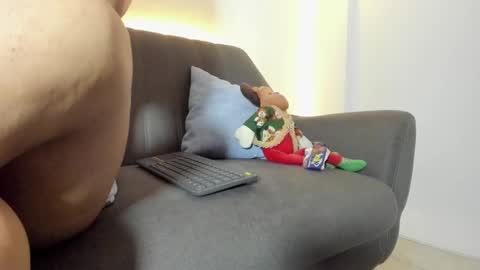 Victoria Strong online show from December 5, 10:01 pm