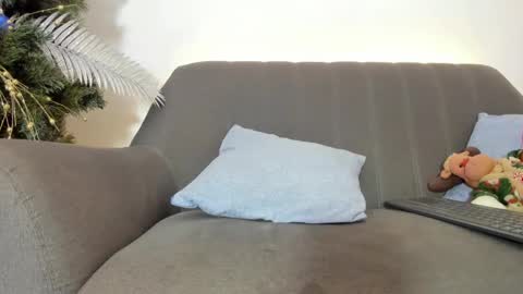 Victoria Strong online show from December 6, 8:29 pm