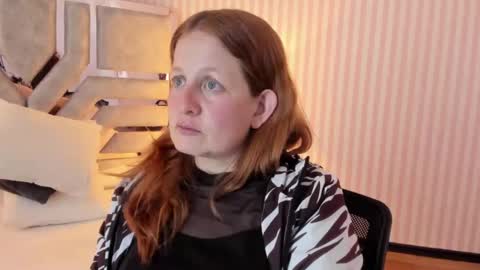 Snapshot of viioletamora chatting on December 14, 1:39 am Violeta online show from December 14, 1:39 am