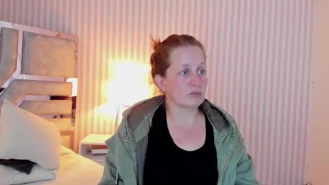 Snapshot of viioletamora chatting on December 16, 12:48 am Violeta online show from December 16, 12:48 am