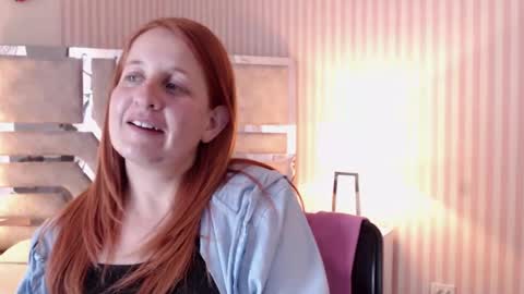 Snapshot of viioletamora chatting on January 3, 2:54 am Violeta online show from January 3, 2:54 am