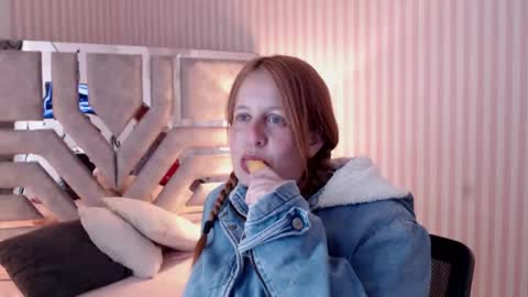 Snapshot of viioletamora chatting on January 25, 2:04 am Violeta online show from January 25, 2:04 am