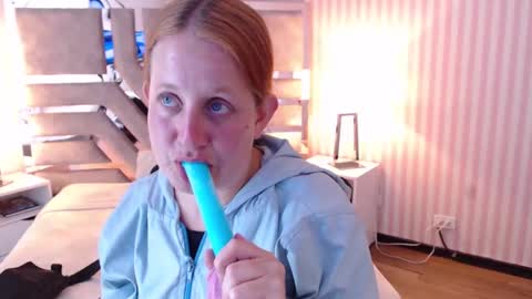 Snapshot of viioletamora chatting on February 2, 8:41 pm Violeta online show from February 2, 8:41 pm