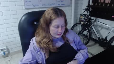 Snapshot of viioletamora chatting on February 21, 1:44 am Violeta online show from February 21, 1:44 am