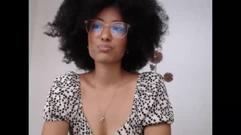 Snapshot of viiolettaaa chatting on June 1, 9:49 pm viiolettaaa online show from June 1, 9:49 pm