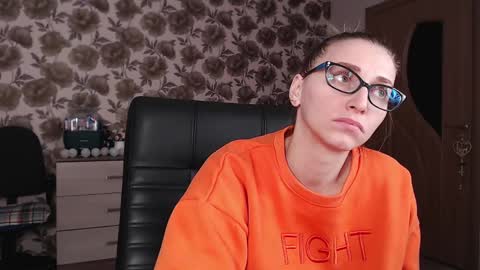 Snapshot of vikaericka chatting on December 13, 10:13 pm Vika online show from December 13, 10:13 pm