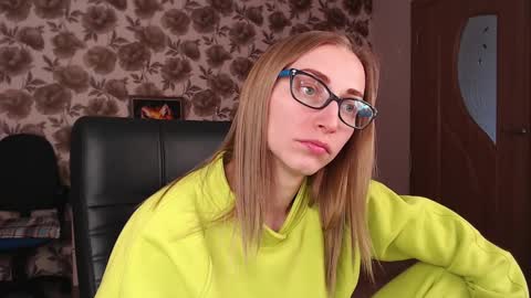 Snapshot of vikaericka chatting on February 9, 11:14 am Vika online show from February 9, 11:14 am