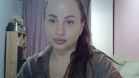 Snapshot of viki_red chatting on November 4, 6:56 am viki_red online show from November 4, 6:56 am