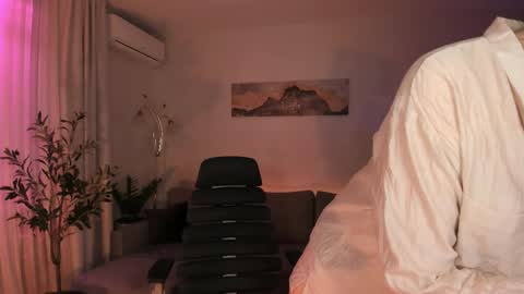 Snapshot of vikibellson chatting on May 3, 7:09 pm Viki Bellson online show from May 3, 7:09 pm