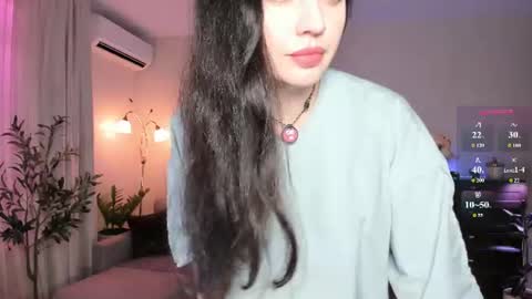 Snapshot of vikibellson chatting on June 13, 7:23 pm Viki Bellson online show from June 13, 7:23 pm