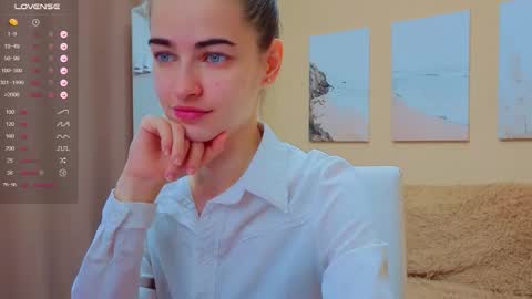 vikiberry online show from October 12, 4:22 am