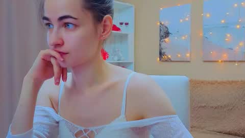 vikiberry online show from March 19, 5:00 am