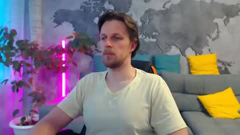 Snapshot of vikingchrisss chatting on April 27, 9:51 am vikingchrisss online show from April 27, 9:51 am